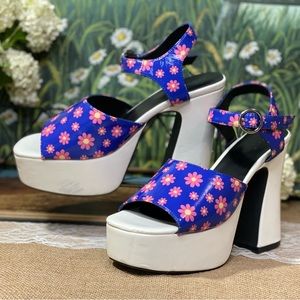 dELiA*s by Dolls Kill Ditzy Delight Floral Platform Heels Sz 10